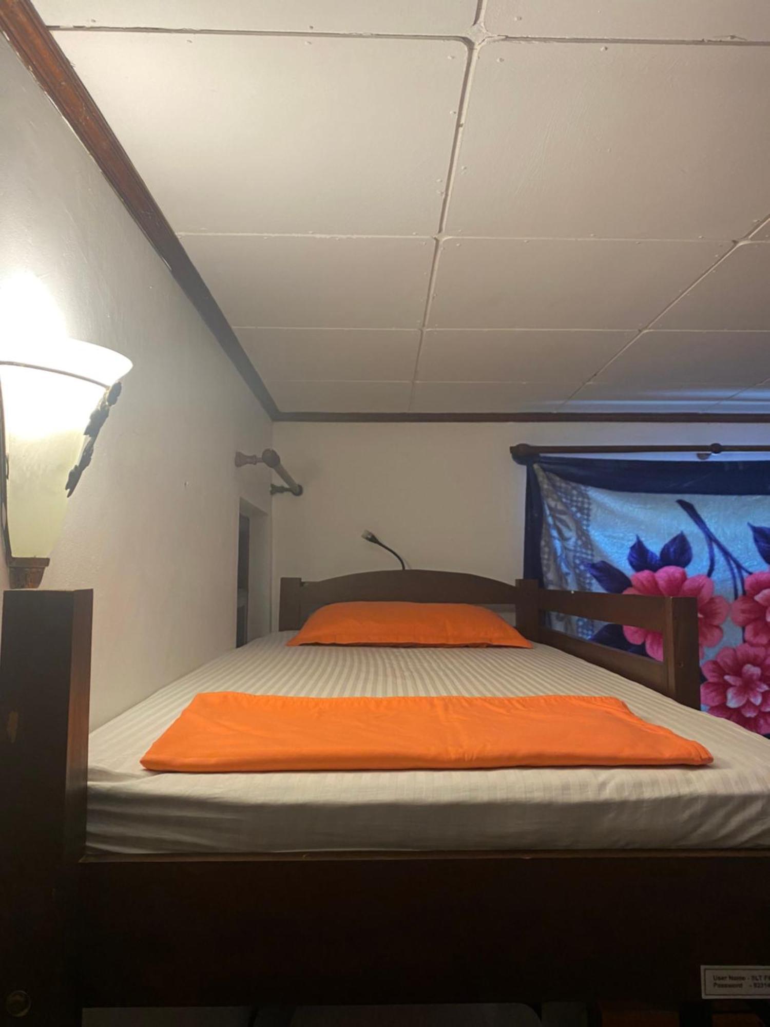 Sky Hostel Негомбо Экстерьер фото